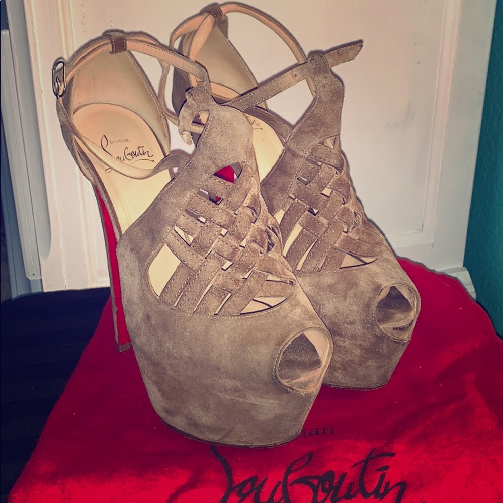 Daffodil sandal heel